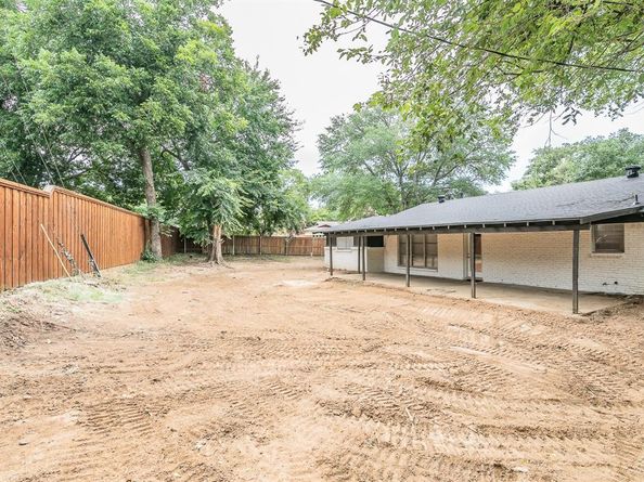 400  Joanna Drive , Hurst Texas 76053