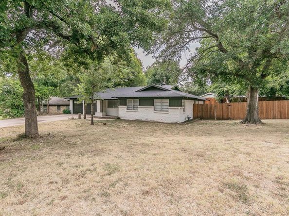 400  Joanna Drive , Hurst Texas 76053