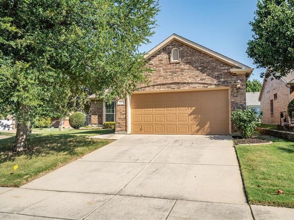 3801  Pineoak Lane , Denton Texas 76210