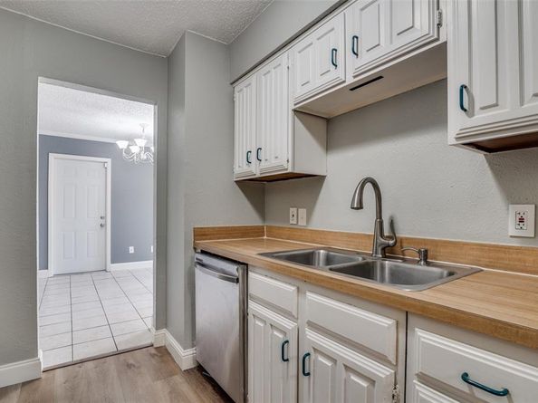 1905  Wyndemere Lane , Garland Texas 75042