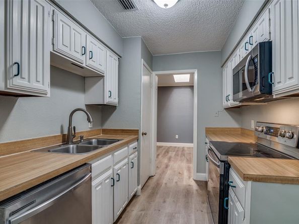 1905  Wyndemere Lane , Garland Texas 75042