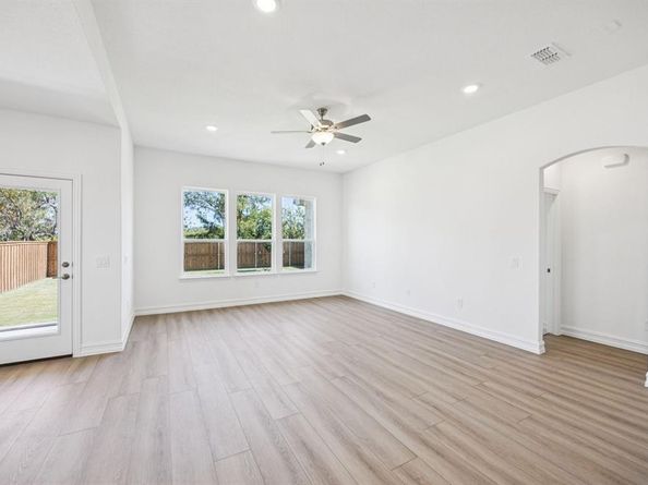 2922  Cliffside Drive , Celina Texas 75009