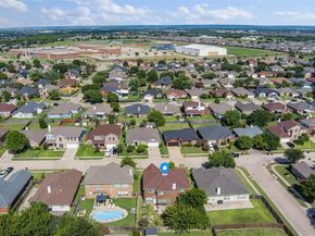 7000  Snowy Owl Street , Arlington Texas 76002
