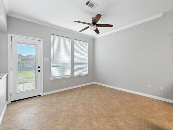 7000  Snowy Owl Street , Arlington Texas 76002