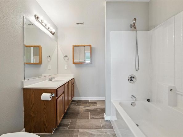 7000  Snowy Owl Street , Arlington Texas 76002