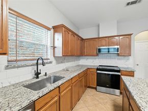 7000  Snowy Owl Street , Arlington Texas 76002