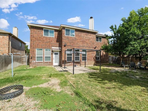 7000  Snowy Owl Street , Arlington Texas 76002