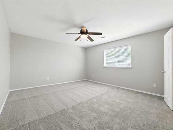 7000  Snowy Owl Street , Arlington Texas 76002
