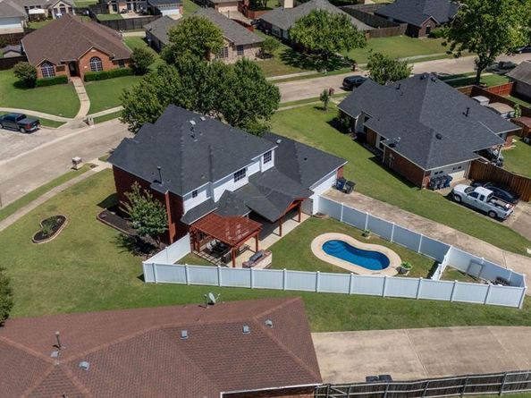 821  Quail Run Lane , Lancaster Texas 75146
