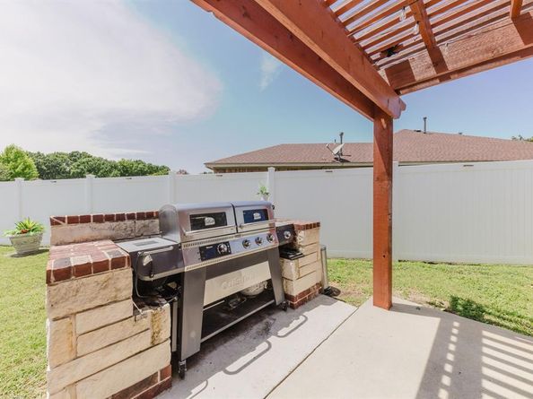 821  Quail Run Lane , Lancaster Texas 75146