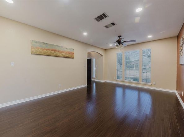 821  Quail Run Lane , Lancaster Texas 75146