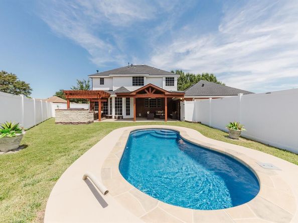 821  Quail Run Lane , Lancaster Texas 75146
