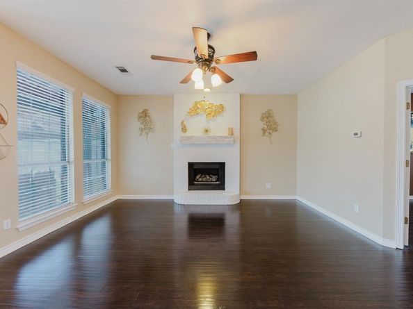 821  Quail Run Lane , Lancaster Texas 75146