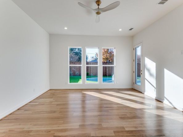 3838  Princess Lane , Dallas Texas 75229