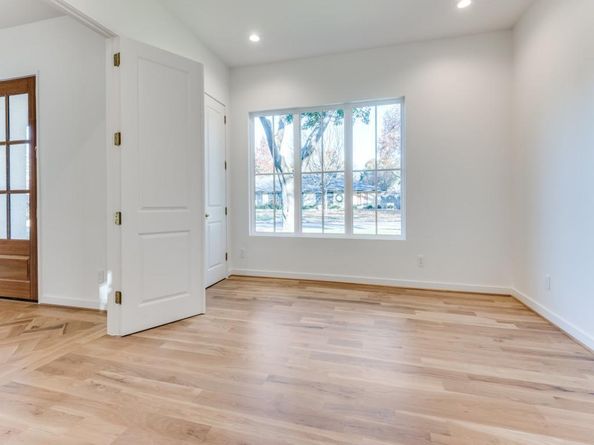 3838  Princess Lane , Dallas Texas 75229