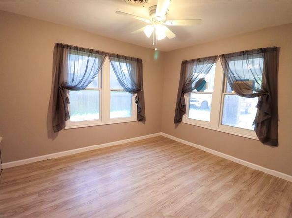 2208 N Sylvania Avenue , Fort Worth Texas 76111
