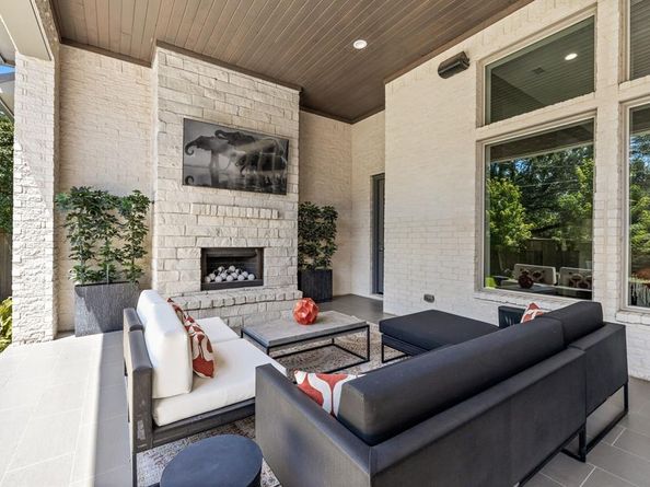 5628  Lindenshire Lane , Dallas Texas 75230