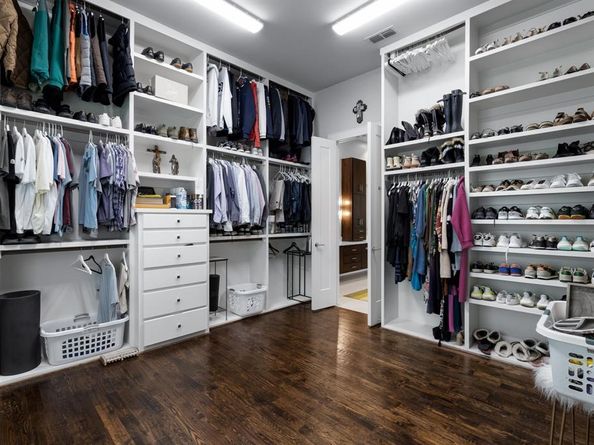 5628  Lindenshire Lane , Dallas Texas 75230