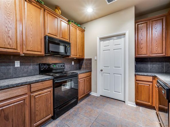1840  Branch Trail , Carrollton Texas 75007