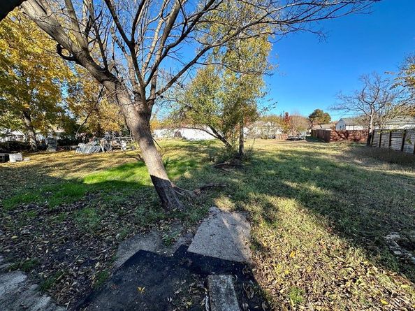 1517  Maple Drive , Garland Texas 75042