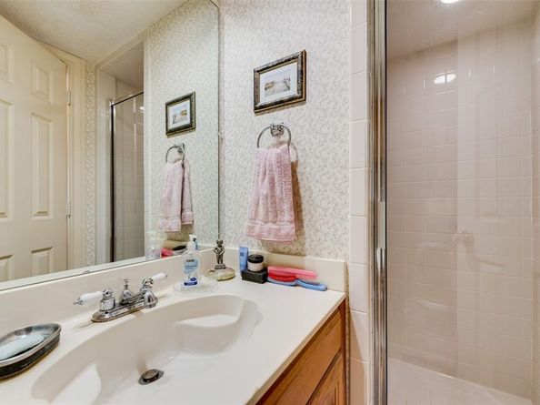 1412  Hyde Park Lane , Arlington Texas 76015