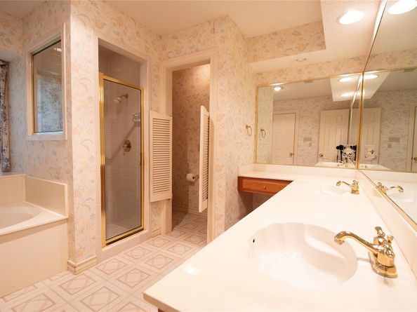 1412  Hyde Park Lane , Arlington Texas 76015