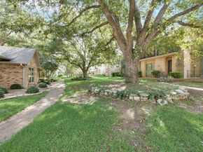 1412  Hyde Park Lane , Arlington Texas 76015