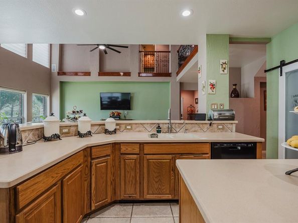 808  Sabona Drive , DeSoto Texas 75115