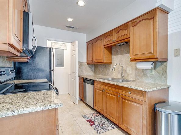 5716  Cedar Creek Drive  5716, Benbrook Texas 76109