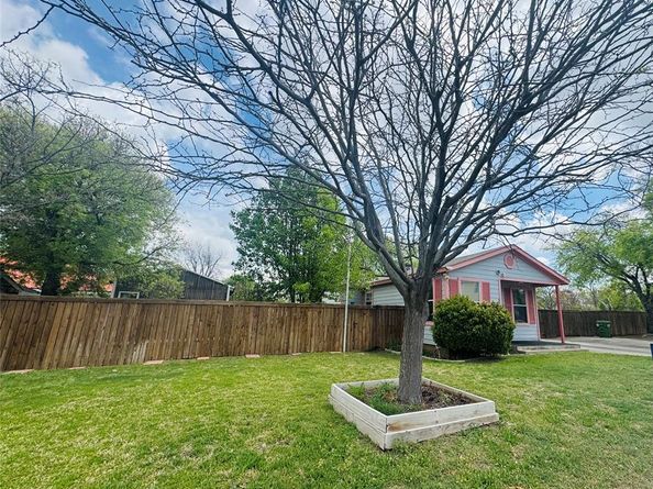 308  Hallvale Drive , White Settlement Texas 76108