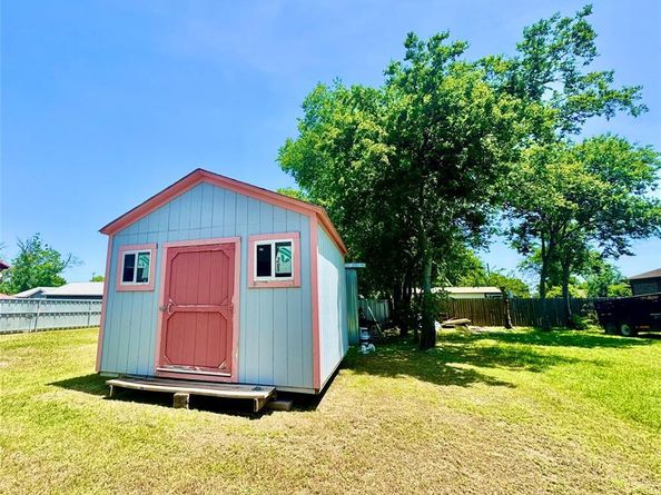 308  Hallvale Drive , White Settlement Texas 76108