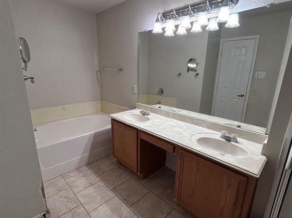 2533  Concina Way , Fort Worth Texas 76108