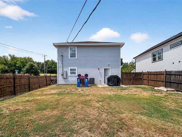 3100  Columbus  , Fort Worth Texas 76106