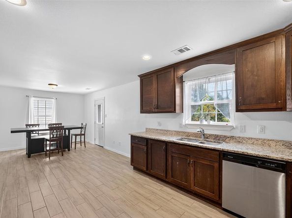 3100  Columbus  , Fort Worth Texas 76106
