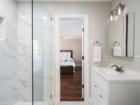 3867  Beutel Court , Dallas Texas 75229