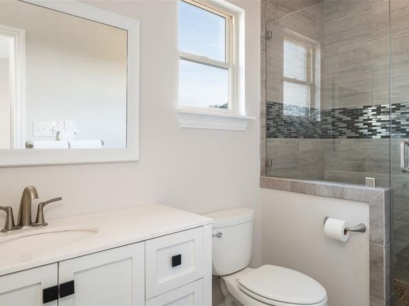 3867  Beutel Court , Dallas Texas 75229