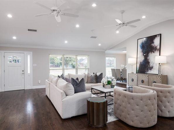 3867  Beutel Court , Dallas Texas 75229