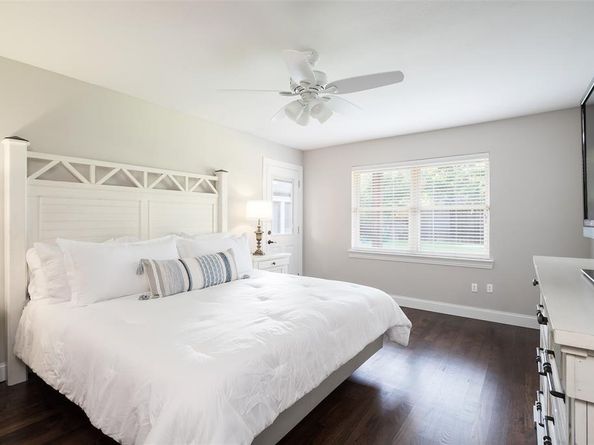 3867  Beutel Court , Dallas Texas 75229