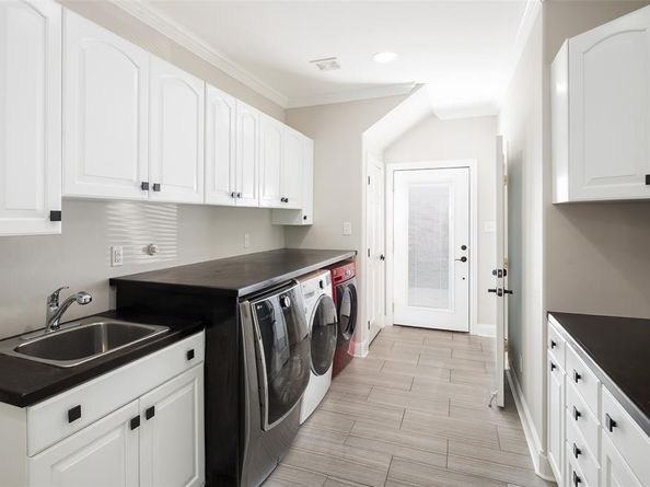 3867  Beutel Court , Dallas Texas 75229