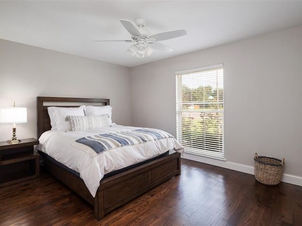 3867  Beutel Court , Dallas Texas 75229