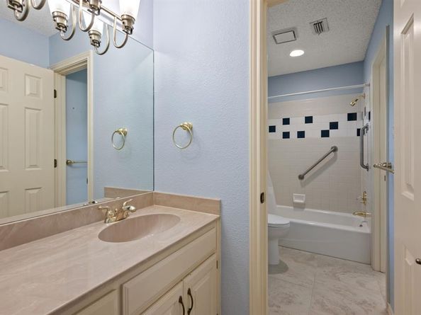 6604  Nantucket Lane , Arlington Texas 76001
