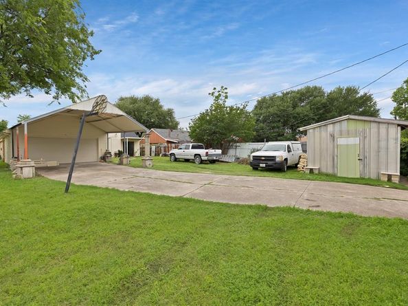 10227  Oak Gate Lane , Dallas Texas 75217