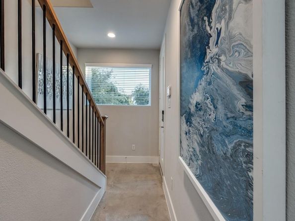 1129  Manderly Court , Dallas Texas 75204