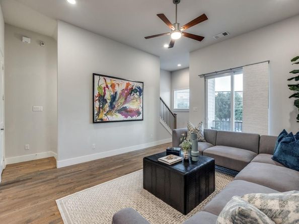 1129  Manderly Court , Dallas Texas 75204