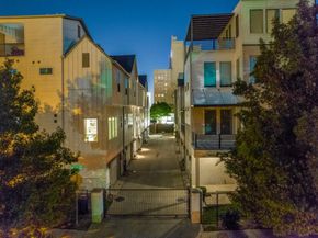 1129  Manderly Court , Dallas Texas 75204