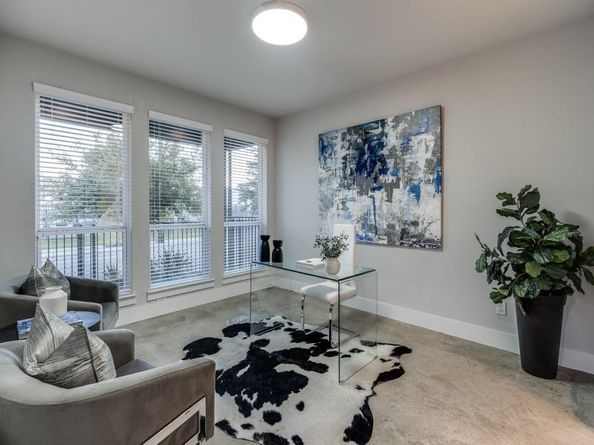 1129  Manderly Court , Dallas Texas 75204