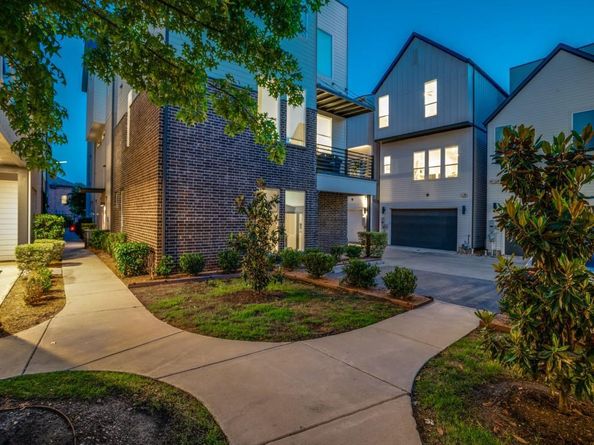 1129  Manderly Court , Dallas Texas 75204