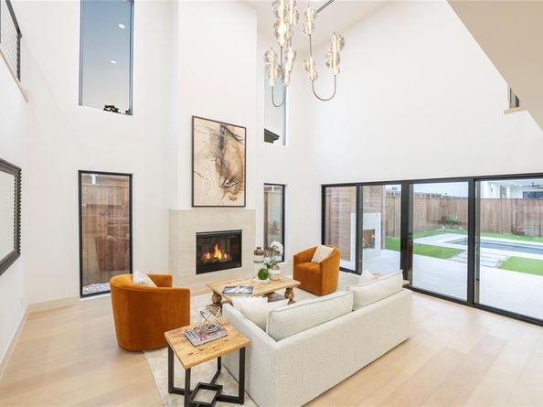 4435  Merrell Road , Dallas Texas 75229