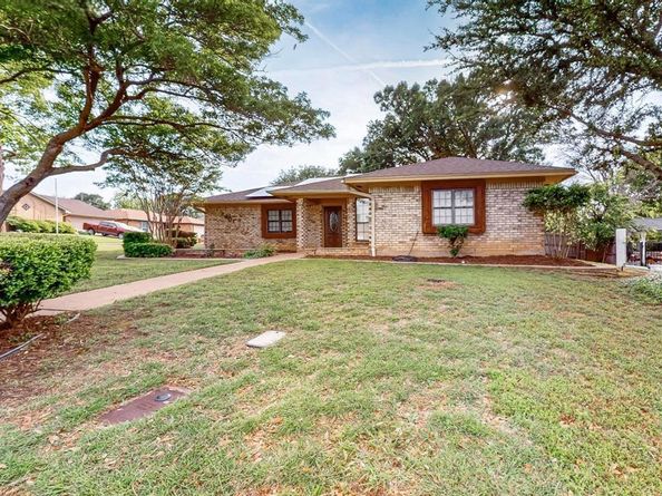 3901  Willow Way Road , Fort Worth Texas 76133