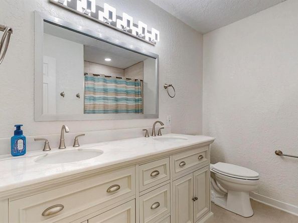 3901  Willow Way Road , Fort Worth Texas 76133